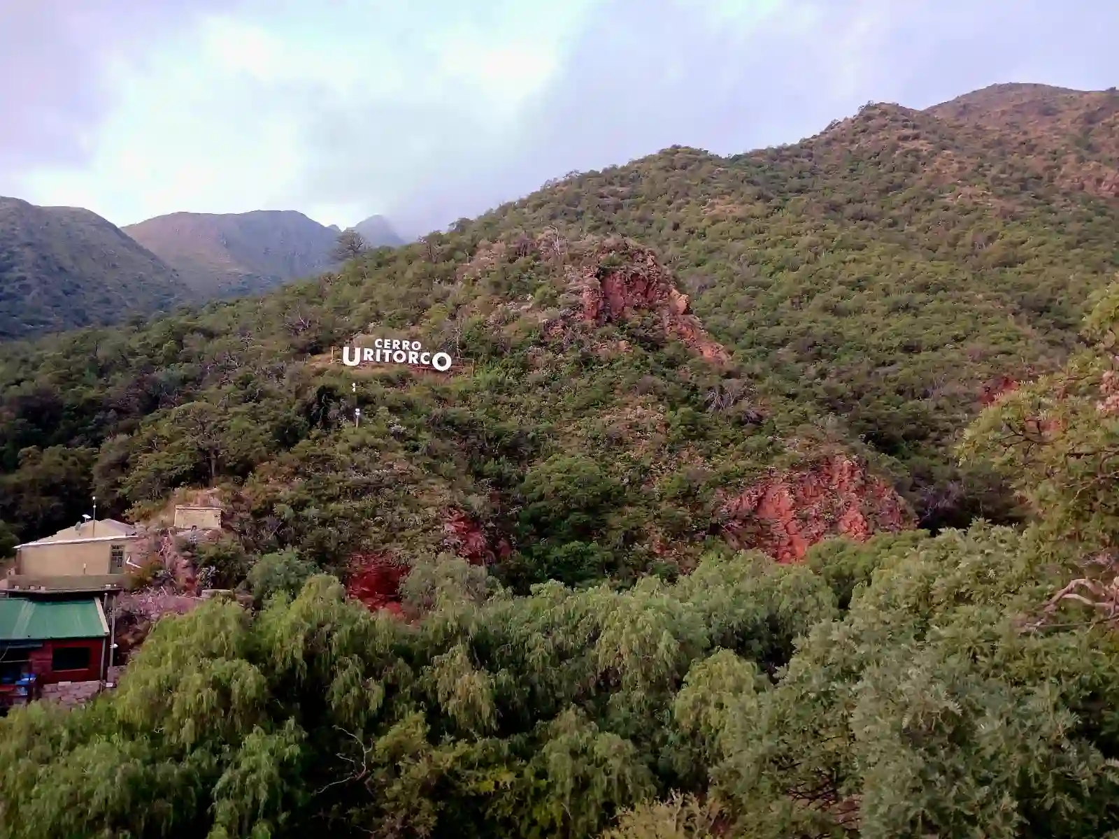El ascenso al Cerro Uritorco aumentó a $50 mil: cuánto sale subir La Banderita