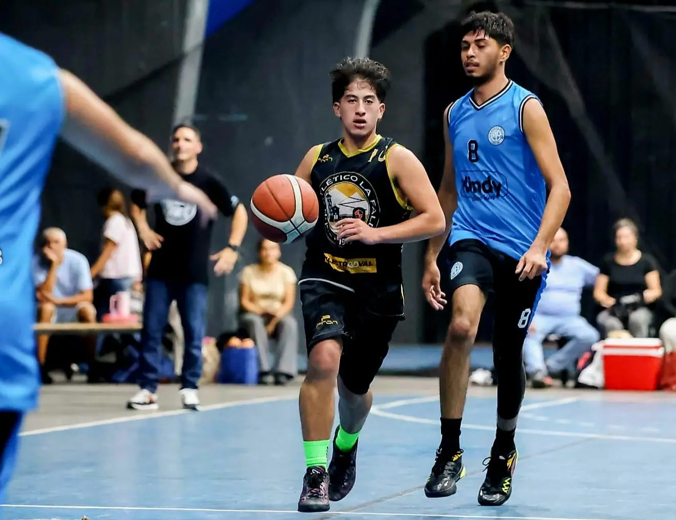 Con el base del Club La Falda, la Selección de Básquet para Sordos busca fondos para ir al Mundial